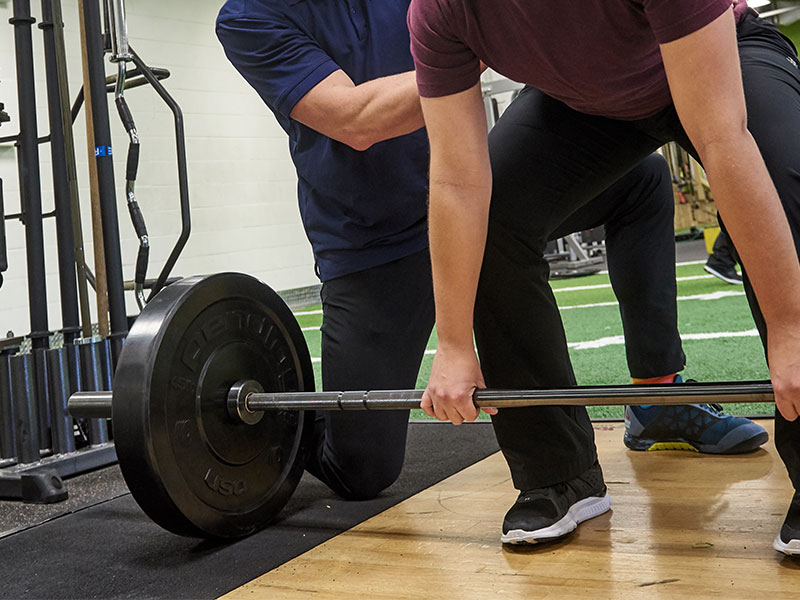Squat Vs. Deadlift: What’s the Difference?